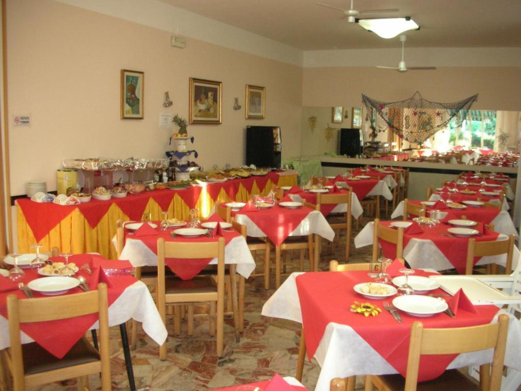 Hotel Leda Ріміні Екстер'єр фото