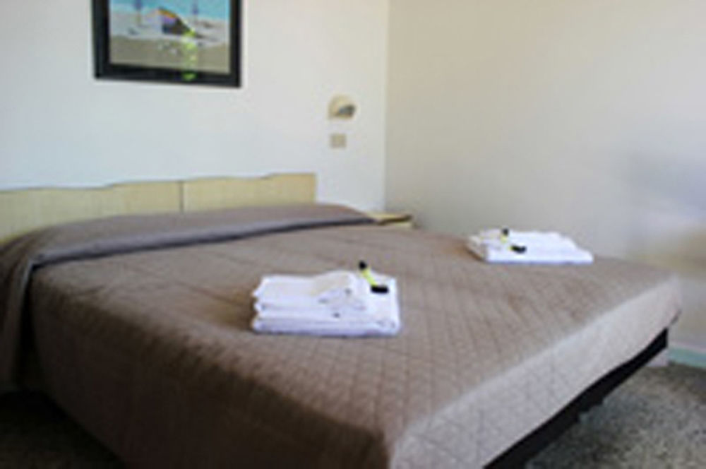 Hotel Leda Ріміні Екстер'єр фото