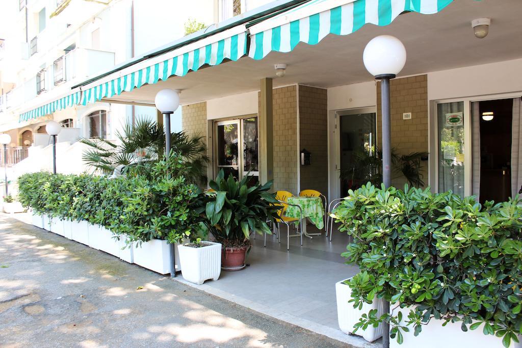 Hotel Leda Ріміні Екстер'єр фото