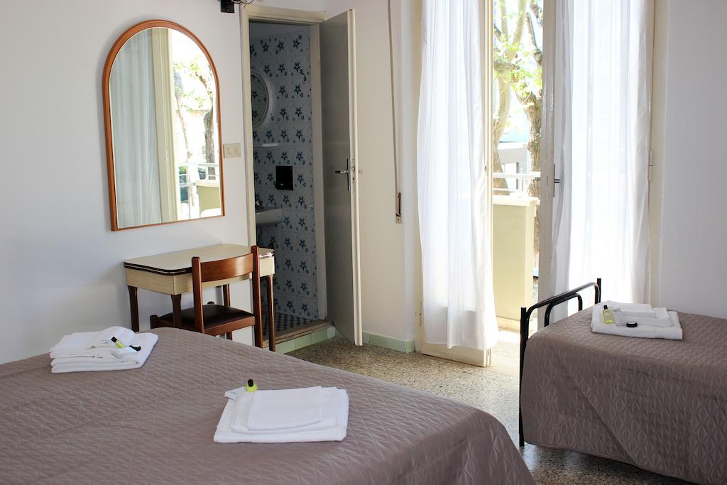 Hotel Leda Ріміні Номер фото