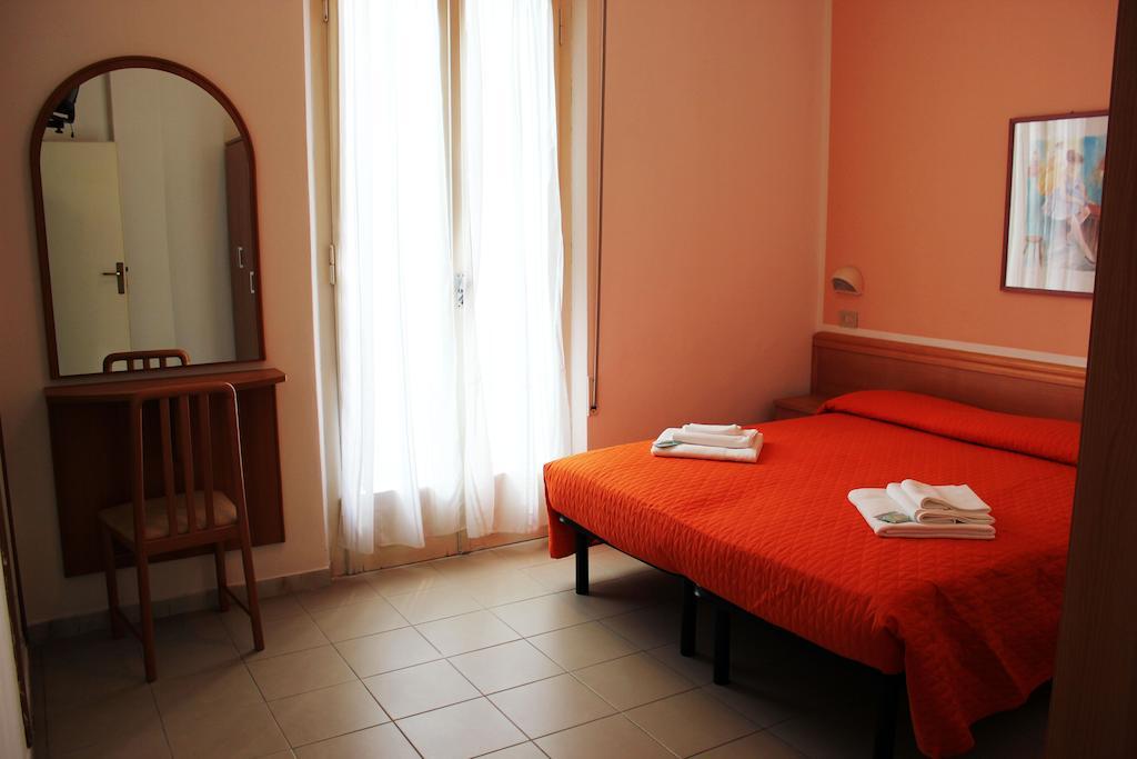 Hotel Leda Ріміні Номер фото