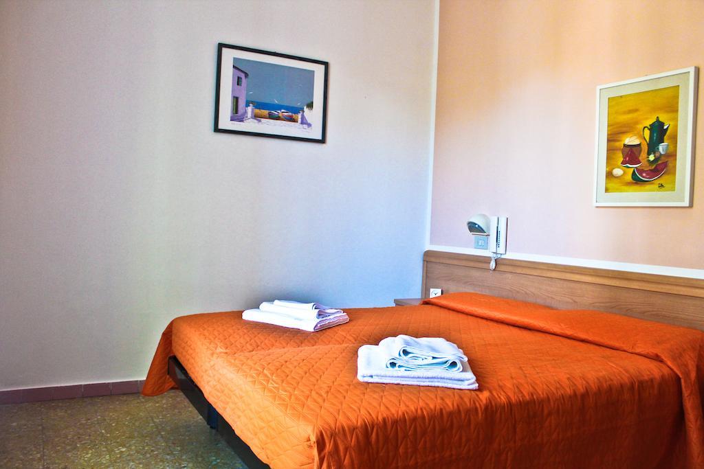 Hotel Leda Ріміні Номер фото