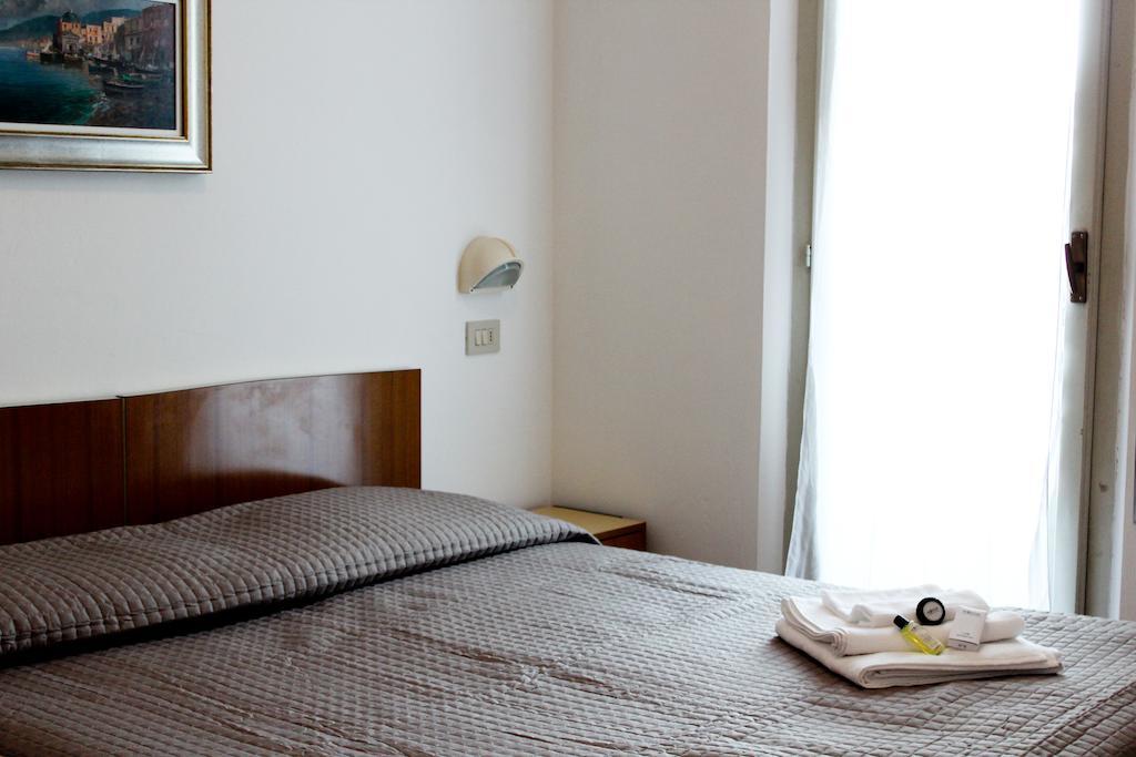 Hotel Leda Ріміні Номер фото