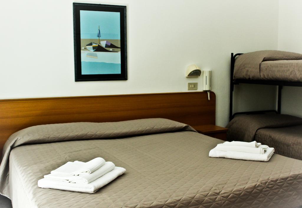 Hotel Leda Ріміні Номер фото